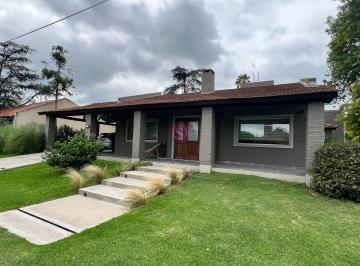 Casa · 200m² · 5 Ambientes · 1 Cochera · Casa en Venta en Champagnat, Pilar, G. B. a. Zona Norte