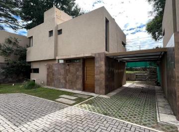 Casa · 228m² · 5 Ambientes · 2 Cocheras · Casa en Villa Belgrano 3 Dorm. 3 Baños