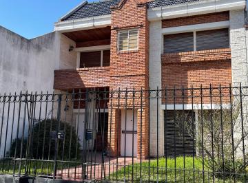 Casa de 8 ambientes, Villa Devoto · Hermosa Casa 8 Ambientes en Alquiler en Villa Devoto