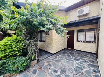 Casa · 105m² · 4 Ambientes · 1 Cochera · Casa de 4 Ambientes en Venta en Martínez
