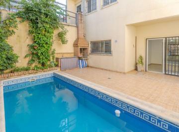 PH · 210m² · 5 Ambientes · 1 Cochera · PH 5 Amb Avellaneda C/ Pileta Parrilla y Cochera