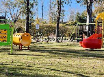 Terreno · 678m² · Lote en Venta La Cesarina
