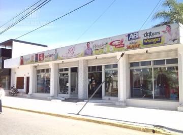 Local comercial · 130m² · 2 Ambientes · Alquiler - Local Comercial Sobre 25 de Mayo - Villa Allende