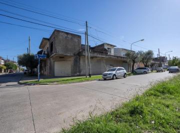 Casa · 404m² · 9 Ambientes · 2 Cocheras · Venta Exclusiva Tres Casas con Local y Galpon a La Venta en La Tablada