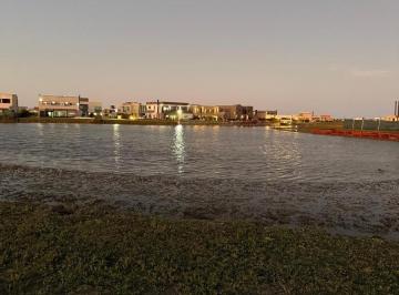 Terreno · 900m² · Lote Al Agua