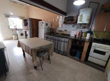 Casa · 117m² · 5 Ambientes · Casa a La Venta en Barrio Pueyrredón
