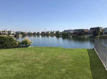 Casa · 346m² · 6 Ambientes · 3 Cocheras · Casa Al Agua, Los Lagos, Nordelta