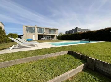 Casa · 240m² · 6 Ambientes · 1 Cochera · Casa - San Matías Altos de Maschwitz