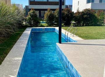 Casa · 290m² · 5 Ambientes · 2 Cocheras · Casa Venta Castaños, Nordelta