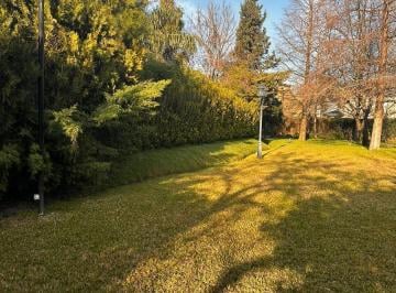 Terreno · 1332m² · Hermoso Lote en Venta, 1332 m², en Barrio Septiembre, Escobar.