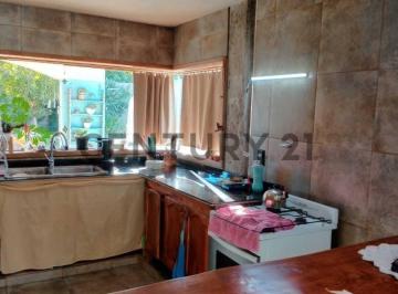 Casa · 190m² · 6 Ambientes · 1 Cochera · Venta - Casa 3 Dorm. - Plottier