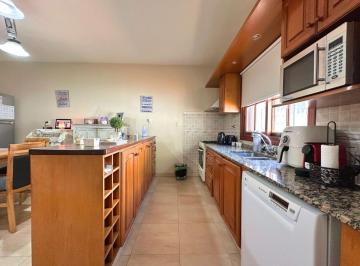 Casa de 3 ambientes con patio, jardin y garage · Casa de 3 Ambientes con Patio, Jardin y Garage
