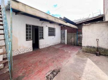 Imagen 1 - Casa en Azcuenaga a reciclar con amplio patio y posibilidad de segundo dormitorio. - · Casa en Azcuenaga a Reciclar con Amplio Patio y Posibilidad de Segundo Dormitorio.