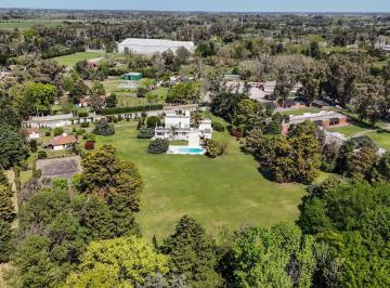Quinta vacacional · 436m² · 5 Dormitorios · 4 Cocheras · Venta Casa en 2 Hectáreas Antártida Argentina y Ruta 28 Pilar
