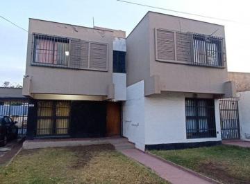 Casa · 181m² · 8 Ambientes · 2 Cocheras · Venta Casa + Departamento Dorrego Guaymallen