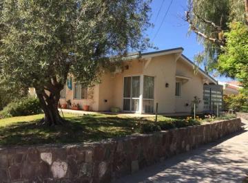 Casa · 160m² · 5 Ambientes · 2 Cocheras · Venta Casa B° Dalvian 520 m² de Lote Apto Crédito