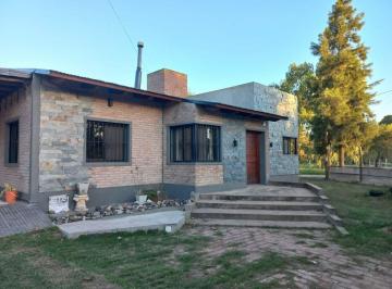 Casa · 208m² · 9 Ambientes · 2 Cocheras · Espectacular Casa R.1 Km 0,5 a 250 Mtrs de La Ruta