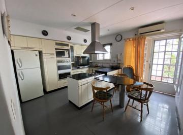 Casa · 160m² · 3 Ambientes · 1 Cochera · Venta Casa 3 Ambientes Villa Ballester