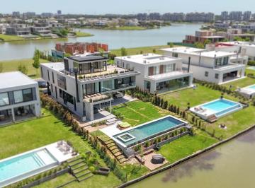 Casa · 464m² · 8 Ambientes · 2 Cocheras · Casa en Venta 8 Ambientes Virazón Nordelta