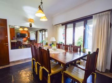 Casa · 195m² · 5 Ambientes · 2 Cocheras · Venta Casa 5 Ambientes con Quincho Punta Mogotes