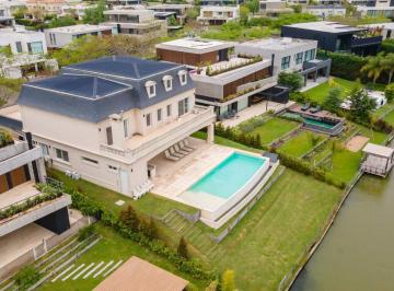 Casa · 480m² · 8 Ambientes · 2 Cocheras · Casa en Venta Lagos del Golf Nordelta a La Laguna