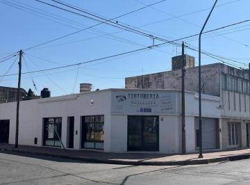 Local comercial · 126m² · 2 Cocheras · Venta Local Comercial Esquina Barrio San Martin