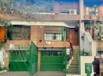 Casa · 224m² · 4 Ambientes · 2 Cocheras · Venta de Triplex 4 Amb en Villa Crespo.
