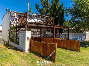 Casa · 52m² · 3 Ambientes · 1 Cochera · Venta o Permuta Duplex 2 Dormis (Monte Hermoso)