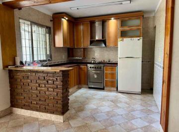 Casa · 140m² · 5 Ambientes · 1 Cochera · Casa Venta 5 Ambientes Velez Sarsfield Cochera