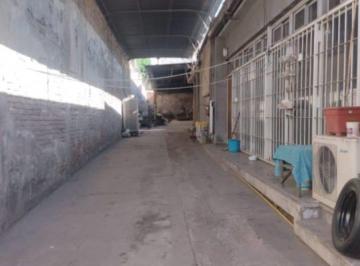 Bodega-Galpón · 250m² · Remax Vendimia Vende Casa y Galpon en Ciudad