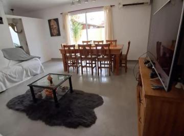 PH · 100m² · 4 Ambientes · 2 Cocheras · PH en Venta - 3 Dorm. 1 Baño - 146 m² - Munro