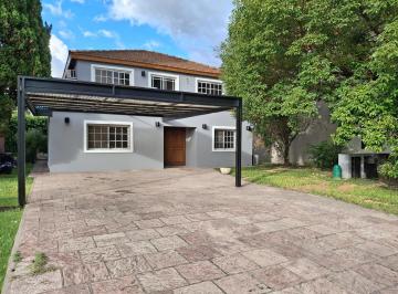 Casa · 219m² · 5 Ambientes · 2 Cocheras · Casa en Venta en Country Maschwitz Club