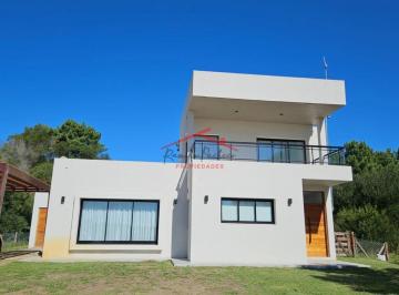 Casa · 185m² · 5 Ambientes · 1 Cochera · Casa en Venta en Costa Esmeralda