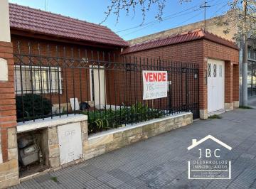 Casa de 4 ambientes, Bahía Blanca · Venta, Propiedad con Dos Casas, Zonificacion C 2, Castelli 845,bahia Blanca