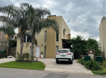 Casa · 180m² · 4 Ambientes · 1 Cochera · Casa en Venta en Bº Los Robles, La Cañada, Pilar