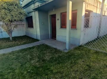 Casa · 112m² · 4 Ambientes · 1 Cochera · En Venta Casa 2 Dorm. con Gran Terreno