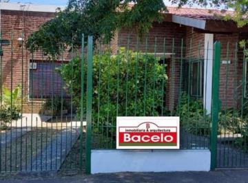 Casa de 5 ambientes, Almirante Brown · Casa