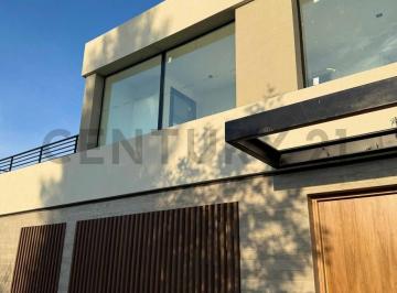 Casa · 138m² · 5 Ambientes · Casa en Alquiler en Grand Bell de 3 Dorm..