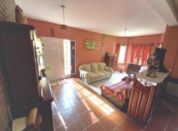 Casa · 177m² · 5 Ambientes · 5 Cocheras · Casa en Venta de 5 Ambientes Dto de 2 Amb o Quincho - Barrio Balneario Ctro - Merlo - San Luis