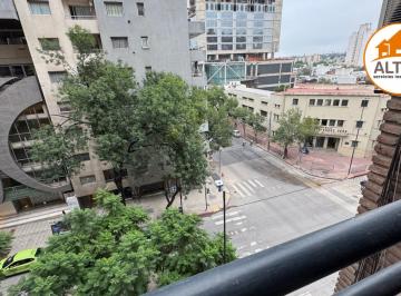 Departamento · 70m² · 6 Ambientes · Alquilo Hermoso Dpto 3 Dorm. Frente. Balcon. Piso Alto. Esq. Pueyrredon y Velez Sarsfield - Nueva Co