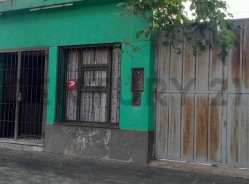 Local comercial · 60m² · 2 Ambientes · Local Comercial con Amplio Terreno Libre en Venta