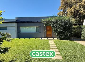 Casa · 145m² · 5 Ambientes · 3 Cocheras · Casa en Venta en Mapuche Country Club, Pilar.