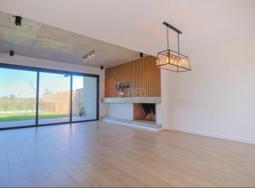 Casa · 183m² · 5 Ambientes · 2 Cocheras · Alquiler Casa 4 Dorm. en Pilar de Los Horneros