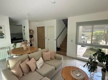 Casa · 92m² · 3 Ambientes · 1 Cochera · Casa Dúplex en Venta en Docta Urbanizacion Inteligente, Córdoba