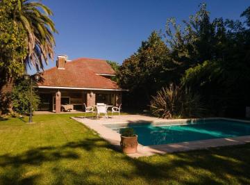 Casa · 192m² · 6 Ambientes · 1 Cochera · Casa en Venta Club de Campo La Martona