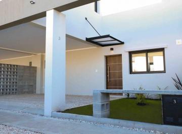 Casa · 124m² · 4 Ambientes · 2 Cocheras · Duplex en Venta 3 Dorm. - Gonnet
