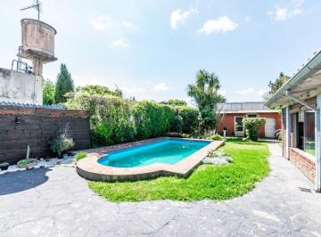Casa · 150m² · 4 Ambientes · 1 Cochera · Venta Casa 4 Amb Cochera Pileta Hurlingham