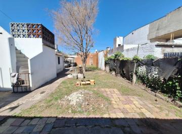 Casa · 93m² · 3 Ambientes · 1 Cochera · Venta Casa 3 Ambientes con Local Morón