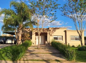 Casa · 150m² · 5 Ambientes · 2 Cocheras · Casa a La Venta 5 Amb. en B° San Matias, Escobar