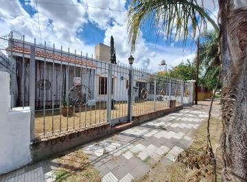 Casa · 196m² · 5 Ambientes · 2 Cocheras · Venta Casa 4 Dorm Bo Marquéz de Sobremonte Crédito